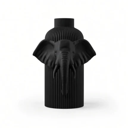 Vaso Elefante Maestoso nero della Black Collection, vista frontale su fondo bianco.