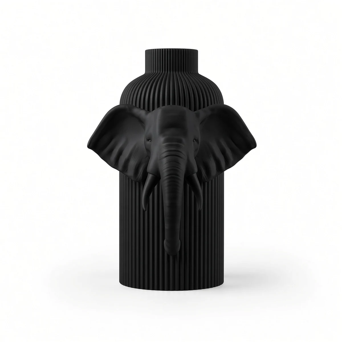 Vaso Elefante Maestoso — Black Collection, vista frontale Vaso Elefante Maestoso nero della Black Collection, vista frontale su fondo bianco.
