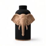 Vaso Elefante Black Creme, corpo nero con decorazione e bordo alla base color crema, vista frontale su fondo bianco.