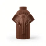 Vaso Elefante marrone della Brown Collection, vista frontale su fondo bianco.