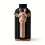 Vaso Giraffa Black Creme, corpo nero con decorazione e bordo alla base color crema, vista frontale su fondo bianco.