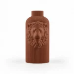 Vaso Leone marrone della Brown Collection, vista frontale su fondo bianco.