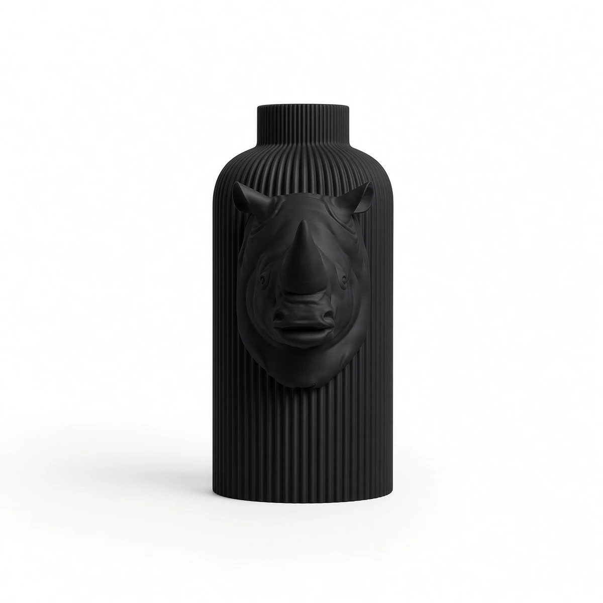 Vaso Rinoceronte Corazzato — Black Collection, vista frontale Vaso Rinoceronte Corazzato nero della Black Collection, vista frontale su fondo bianco.