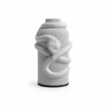 Vaso Serpente chiaro effetto marmo della Marble Collection, vista frontale su fondo bianco.